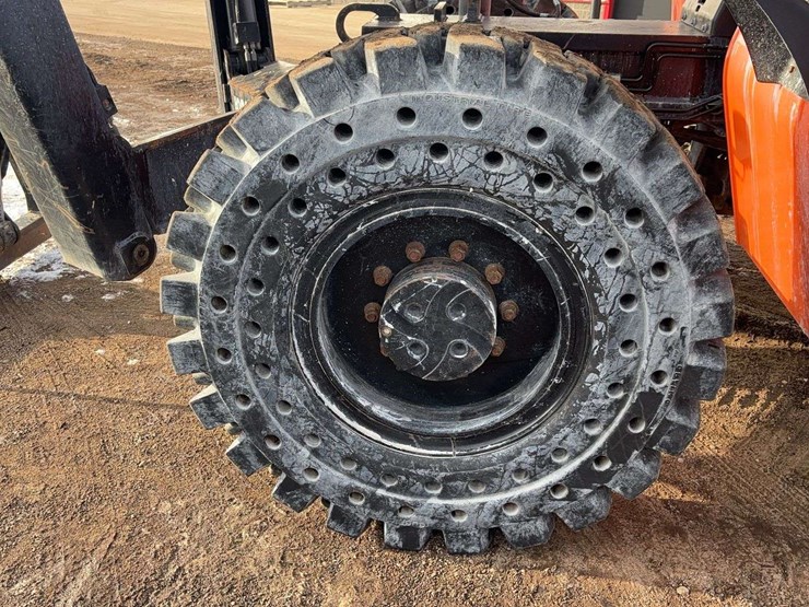 2015-jlg-g10-55a-image-8