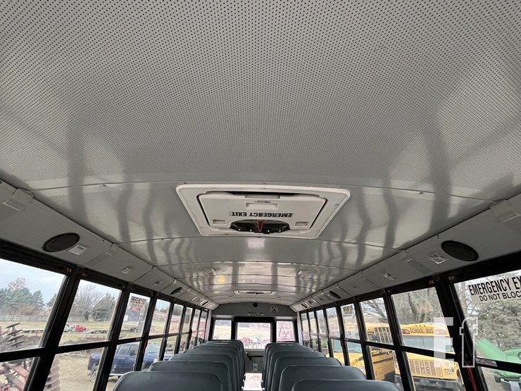 2015-thomas-saf-t-liner-c2-image-18