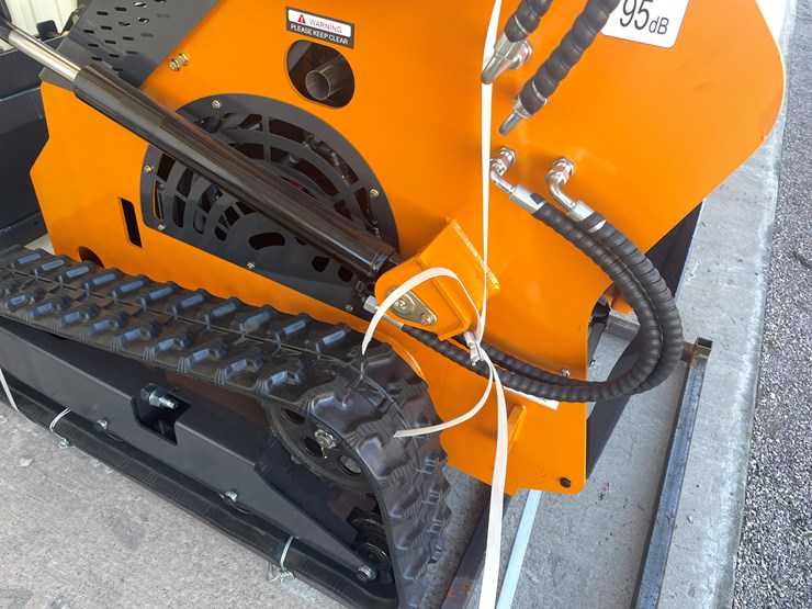 #226-•-mini-skid-steer-loader-image-11