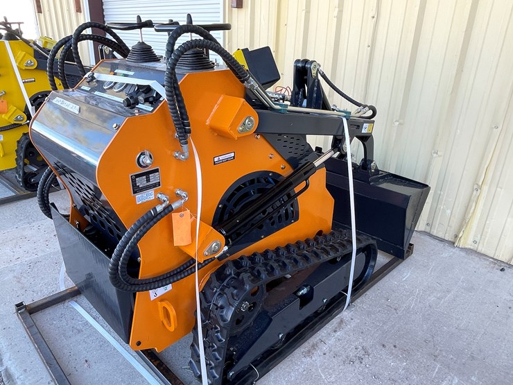 #226-•-mini-skid-steer-loader-image-21