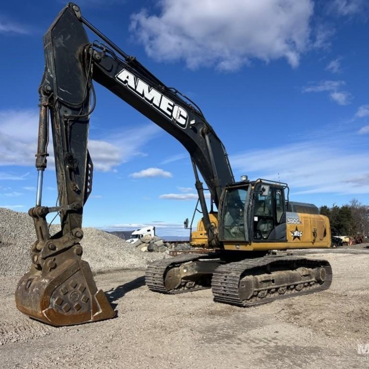 2016 Deere 380G xx00135