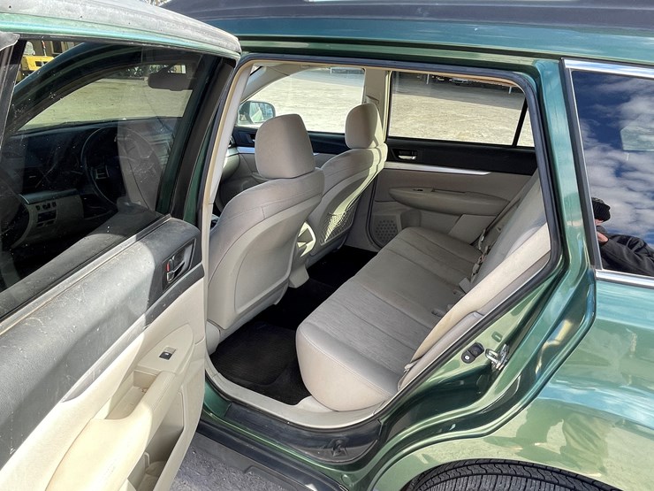 #8-•-2014-subaru-legacy-wagon-(nm-title-in-delay)-image-111