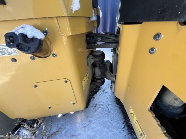 caterpillar-cb4.0-image-9