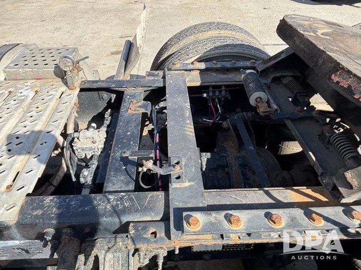 2018-mack-cxu613-truck-(gp12152)-image-32