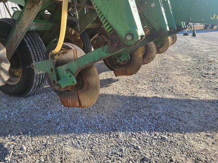 john-deere-7200-image-14