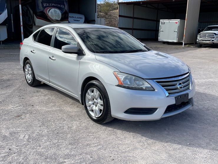 #4-•-2013-nissan-sentra-(has-nm-title)-image-3