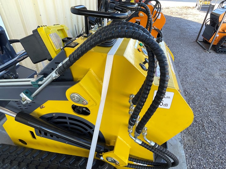 #223-•-mini-skid-steer-loader-image-12
