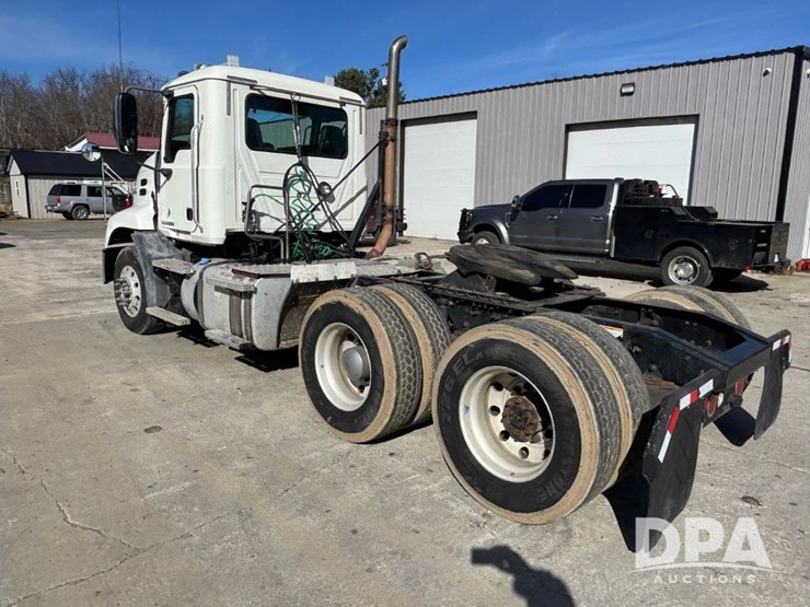 2018-mack-cxu613-truck-(gp12152)-image-11