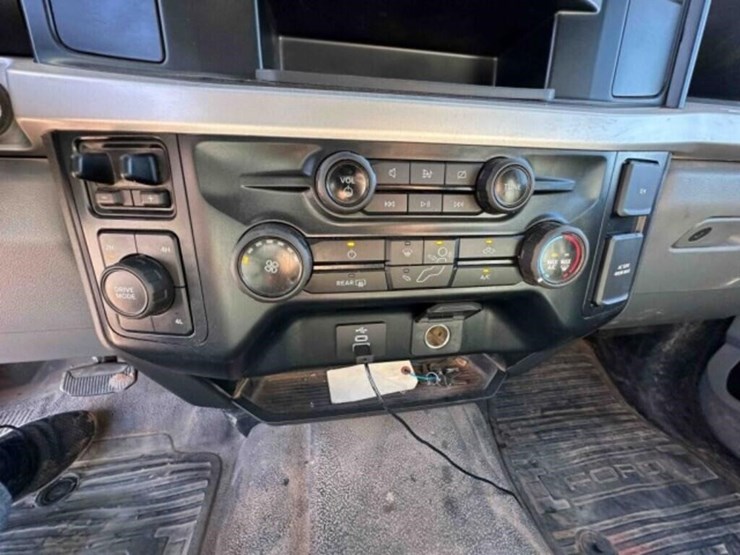 2024-ford-f350-image-41