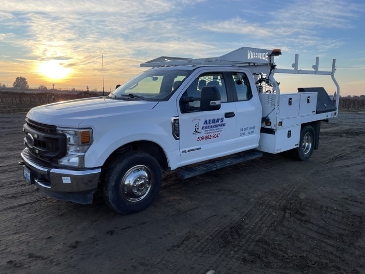 2022-ford-f350-xl-image-1