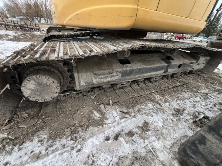 deere-245g-lc-image-15