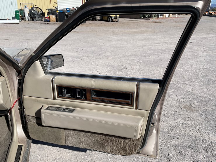 #7-•-cadillac-deville-(nm-title-in-delay)-image-49