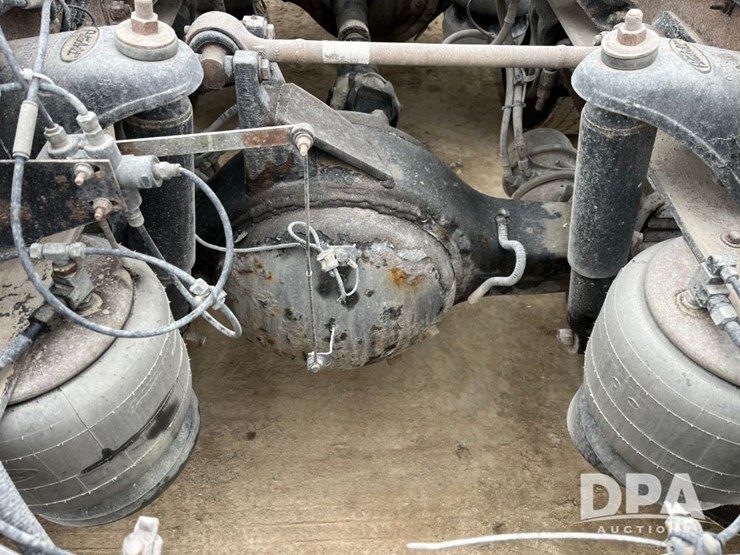 1999-peterbilt-379-image-34