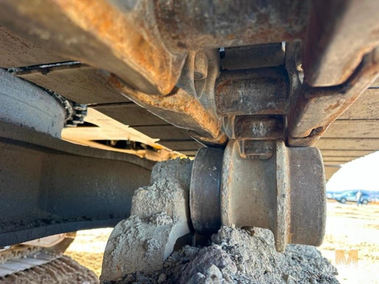 2015-deere-470g-lc-image-25