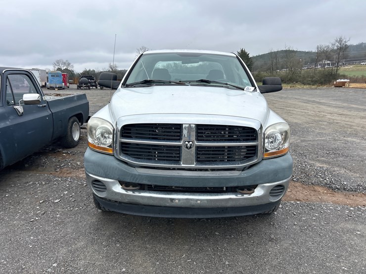 2006-dodge-ram-2500-image-2