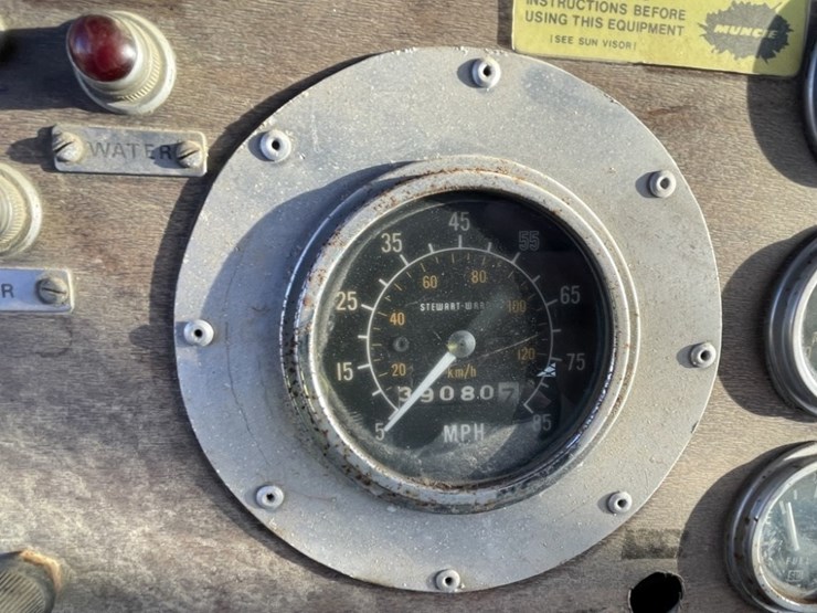 peterbilt-358-image-30