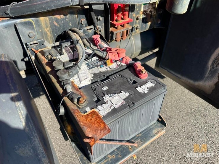 2000-sterling-lt8500-image-22