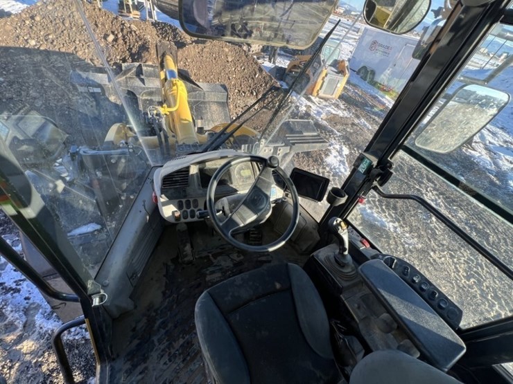 komatsu-wa320-image-13