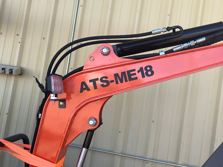 #236-•-mini-excavator-image-7