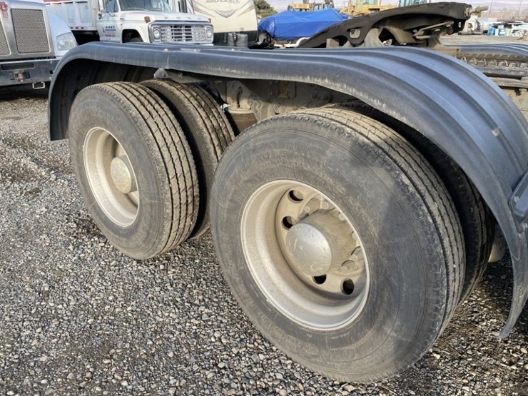 2010-kenworth-t800-image-14