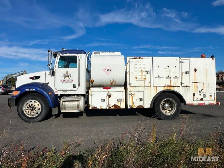 2004-peterbilt-pb335-fuel/lube-truck-xx65317-image-3