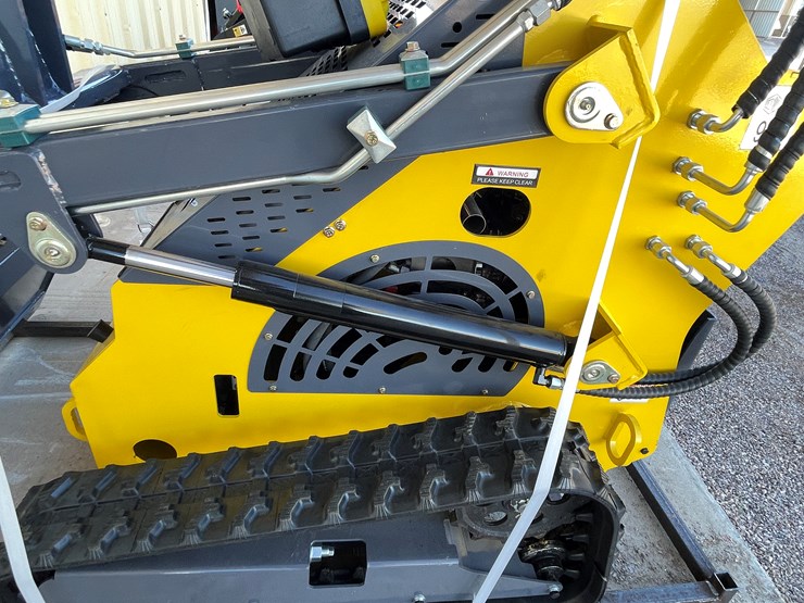 #223-•-mini-skid-steer-loader-image-10