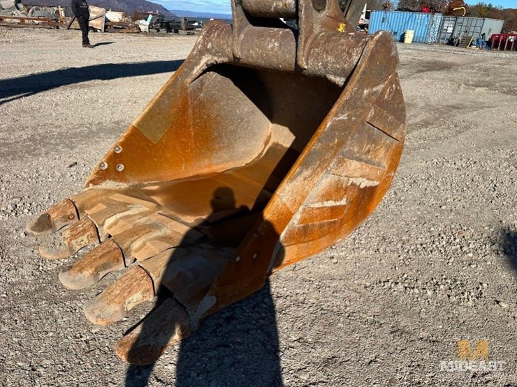 2015-deere-470g-lc-image-14