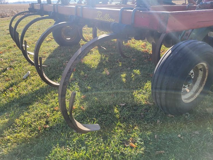 brillion-9-shank-soil-saver-image-19