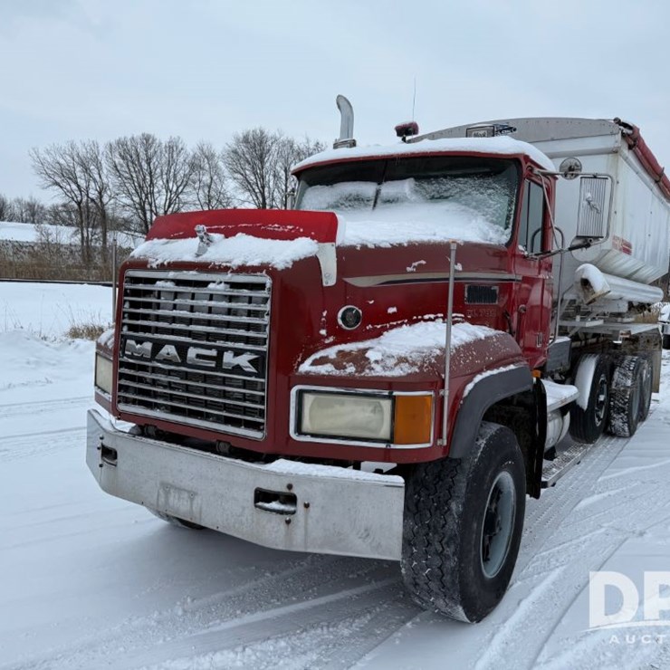 MACK CL713