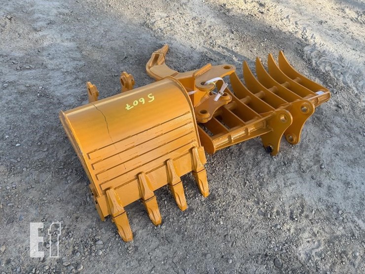 cat-305-excavator-attachments-image-1