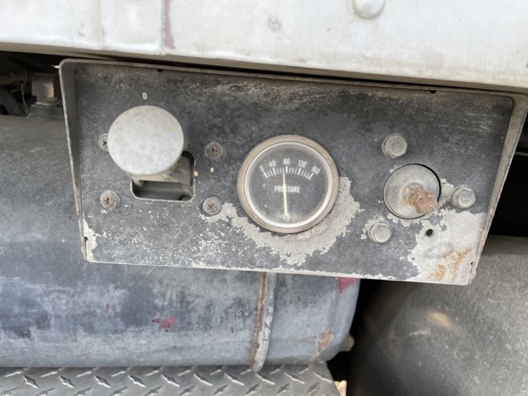 1988-peterbilt-379-image-40