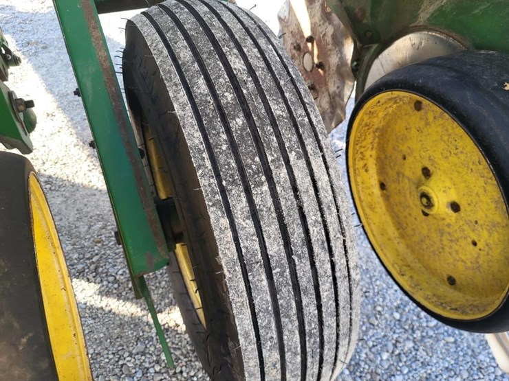 john-deere-7200-image-21