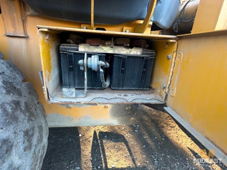 2012-deere-724k-image-19