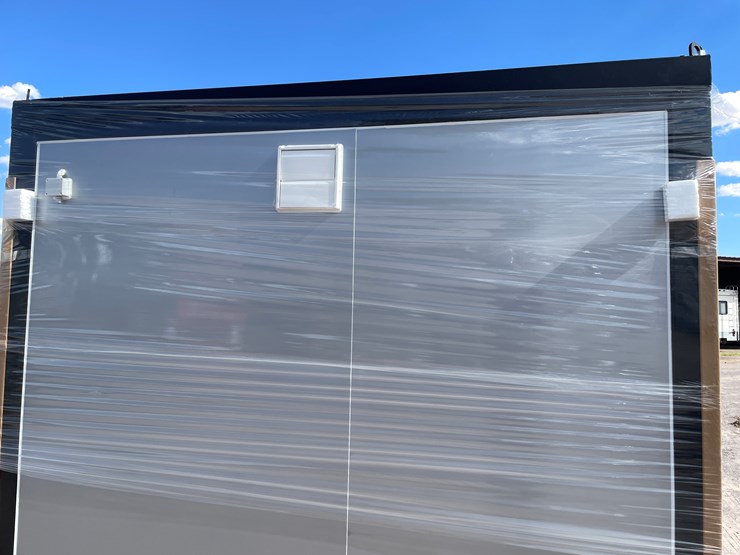 #350-•-portable-restroom-image-7