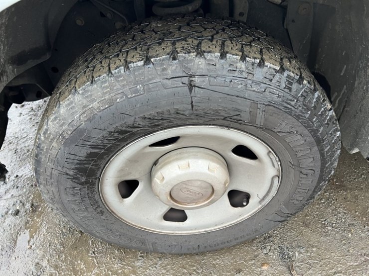 2008-ford-f250-xl-image-16