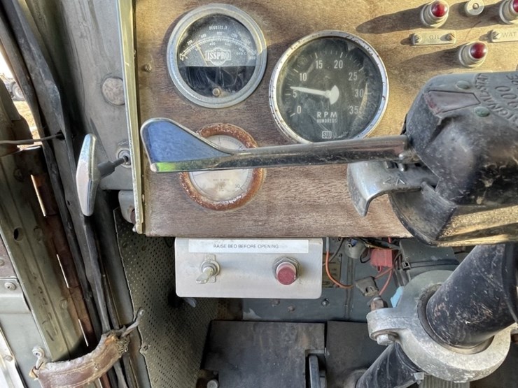 peterbilt-358-image-28