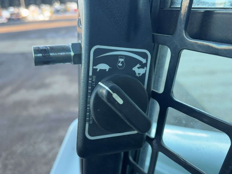 2018-bobcat-t590-image-31