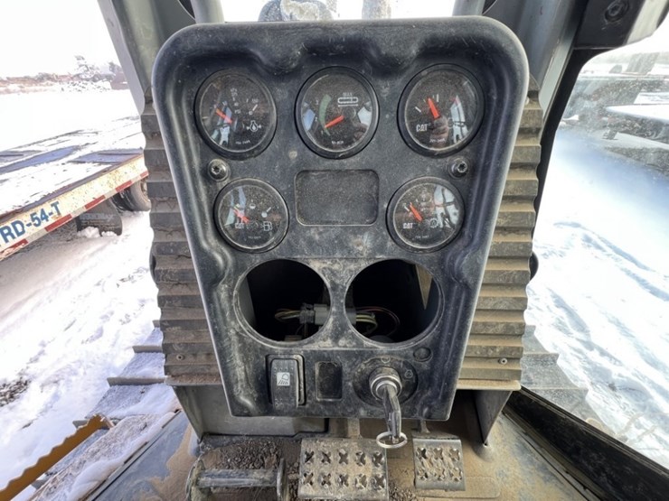 caterpillar-d3g-xl-image-16