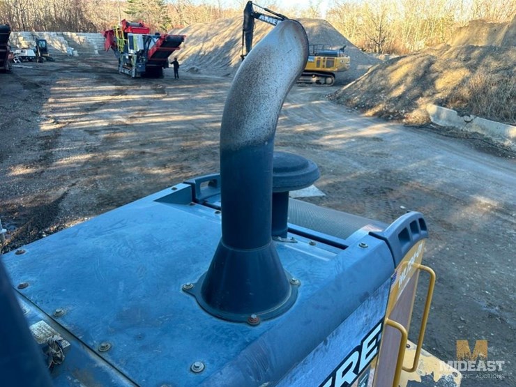 2012-deere-724k-image-14