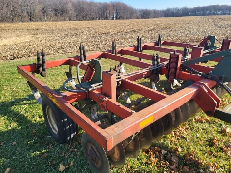 brillion-9-shank-soil-saver-image-11