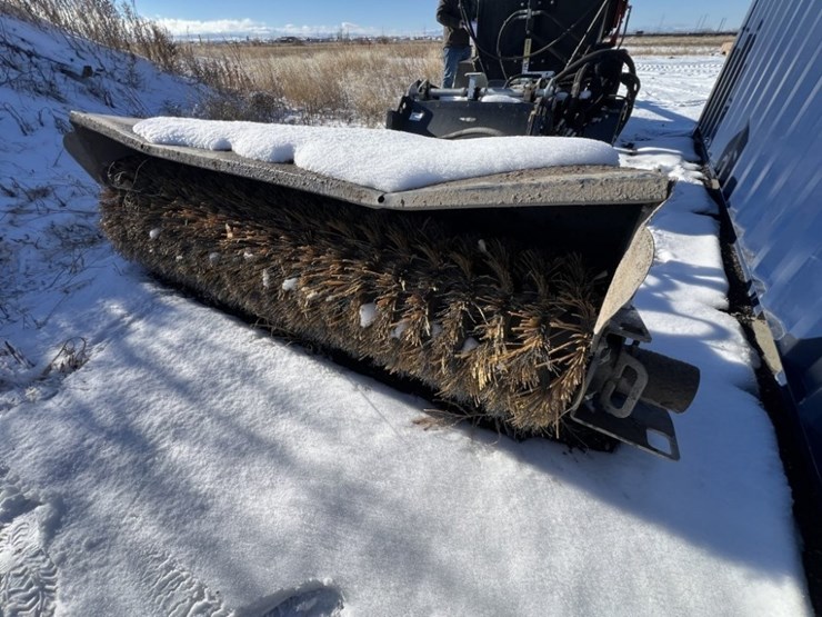 caterpillar-ba118c-angle-broom-image-3