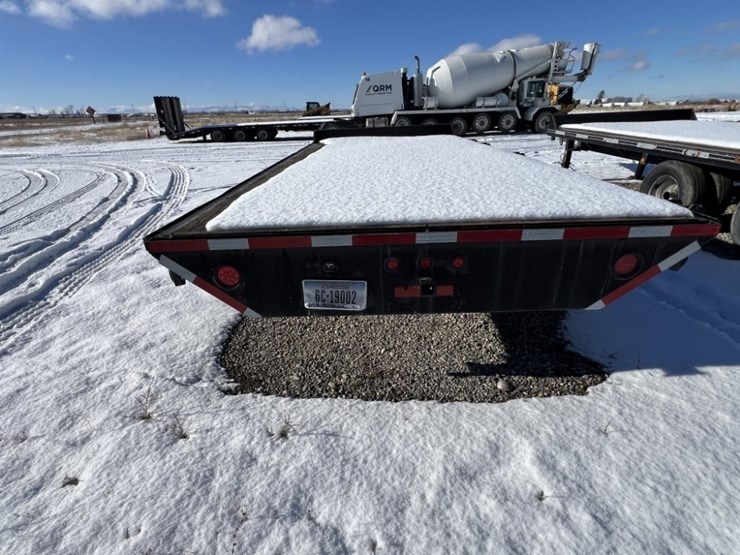 titan-trailer-image-4