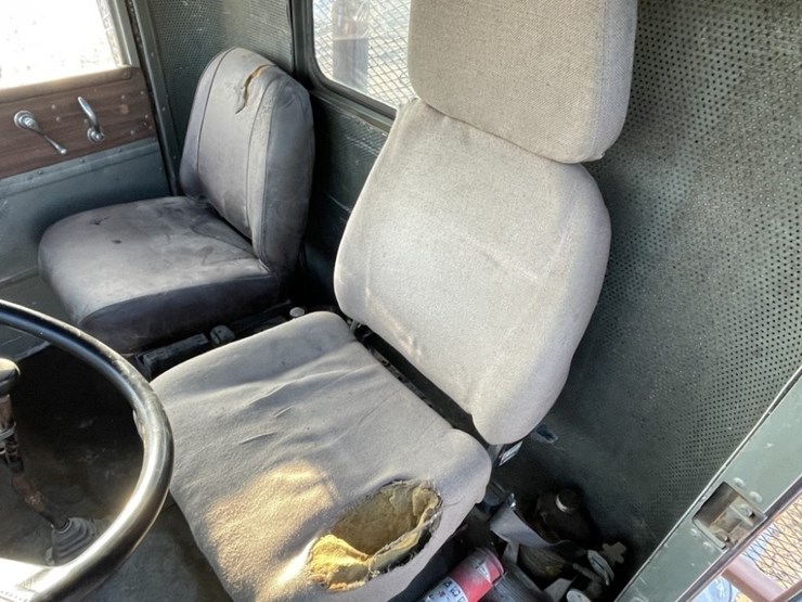 peterbilt-358-image-26