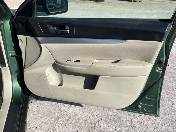 #8-•-2014-subaru-legacy-wagon-(nm-title-in-delay)-image-48