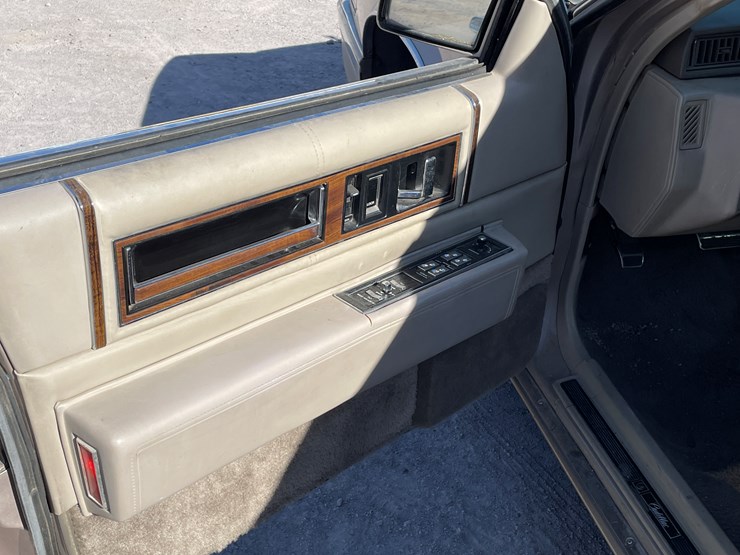 #7-•-cadillac-deville-(nm-title-in-delay)-image-45