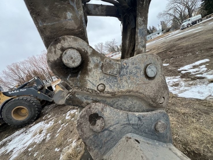 deere-245g-lc-image-10