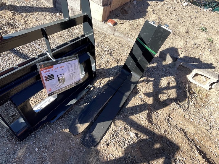 #206-•-mini-pallet-fork-image-3