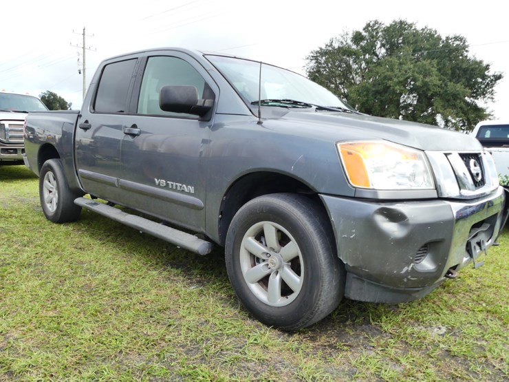 2013-nissan-titan-image-2