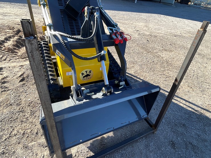#224-•-mini-skid-steer-loader-image-2