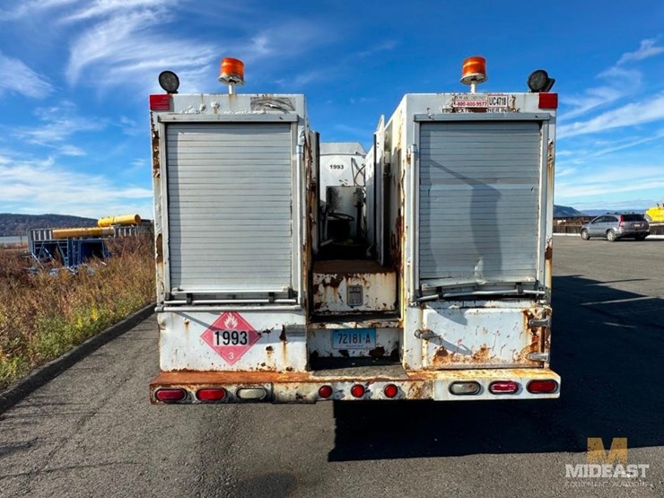 2004-peterbilt-pb335-fuel/lube-truck-xx65317-image-6